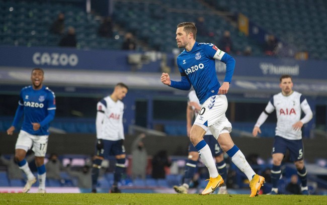 特别是在下 特别是在下